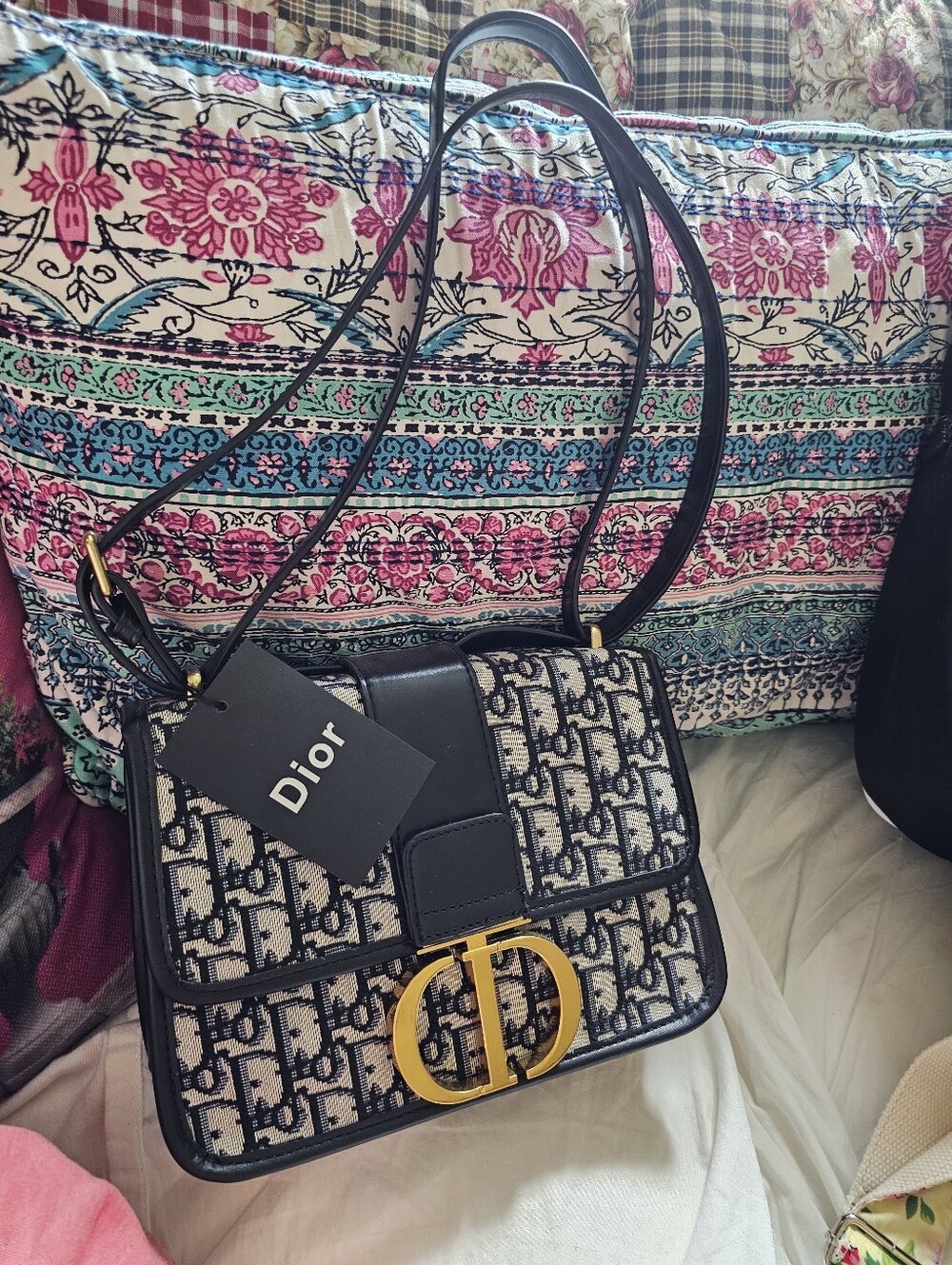 Handbag - Picture 2 of 4